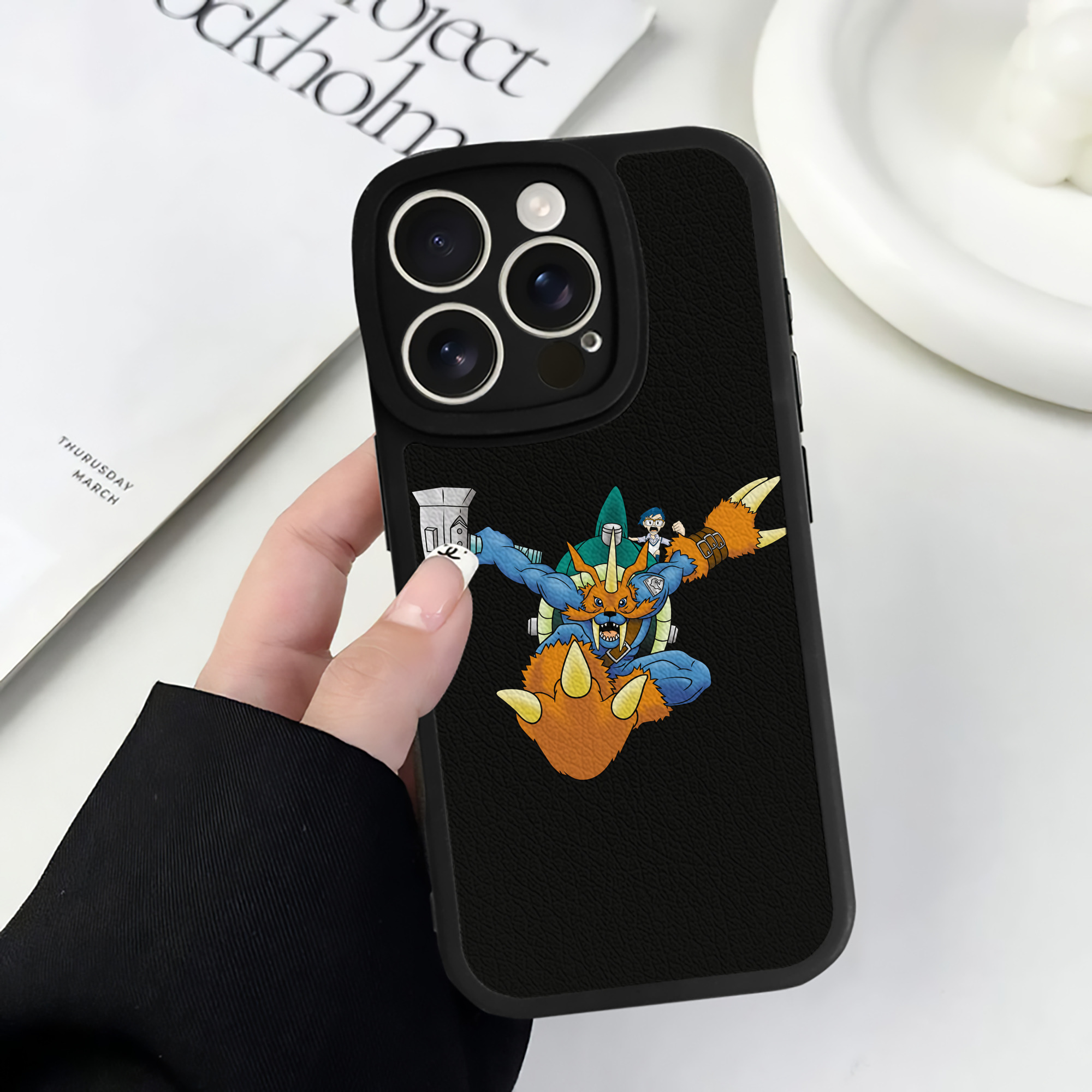 （画像用） Digimon デジタルモンスター/デジモン 【iPhone 16シリーズ対応】シリコンスマホケース（レザー調） 材質：シリコン